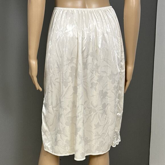 Vintage JCPenney Intimate Thoughts Adonna Half Slip Large Floral Jacquard Lace - Picture 4 of 7